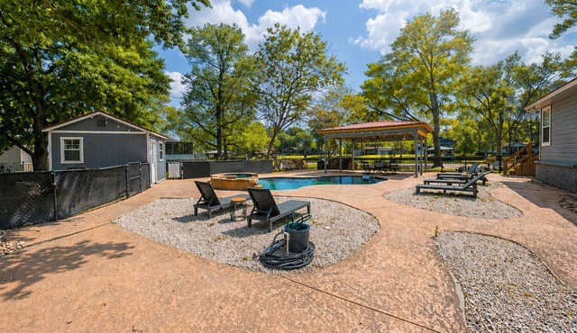 Pool, Spa, Bar + Game Room - Huntsville Lake House