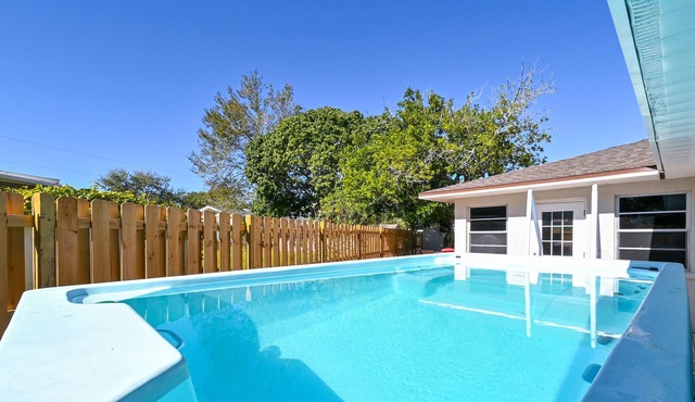Pool Spa, Bunk Beds, Fully-Fenced, Private, Roomy