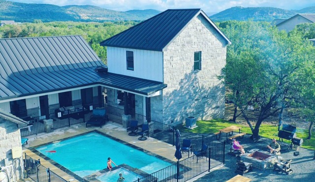 Pool~Spa~Frio~Golf~Golden Tee~Sleeps 25