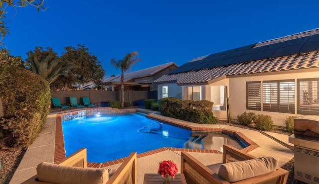 Pool & Spa Game Room Spacious Open Concept Entire House Fully Stocked
