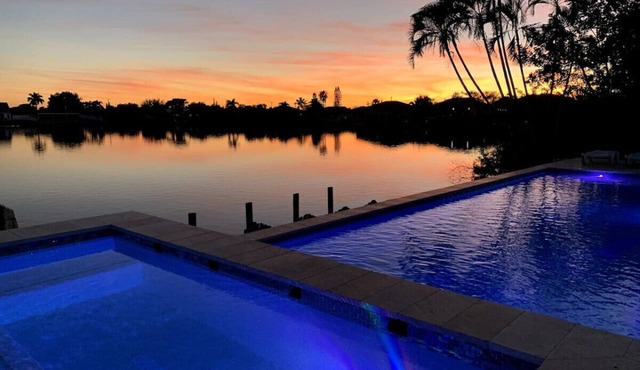 Pool, Spa, Kayaks, Bikes, Fishing gear & More