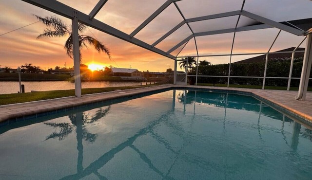 Pool, Spa, Kayaks, Bikes, Fishing gear & More