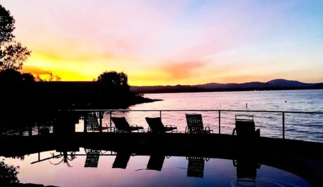 Pool/Spa Lakefront, Lakeport, Clearlake, King Ste W/dock for fishing or boating.