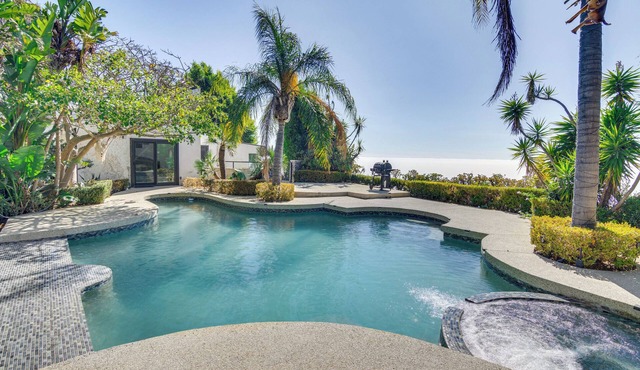 Pool, Spa & Ocean Views - Modern Home in Malibu!