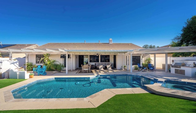 Pool & Spa Outdoor Fireplace BBQ Pool Table