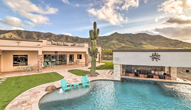 Pool & Spa: Pet-Friendly Mansion in Phoenix!