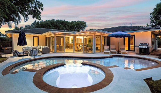 Pool/Spa & Walk to the Beach Ping Pong Billiards