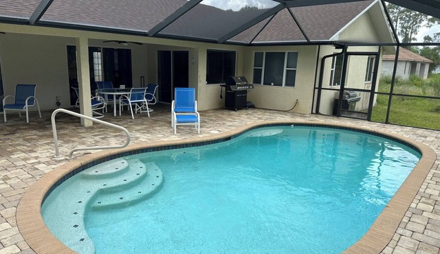 Pool, space, privacy, location!