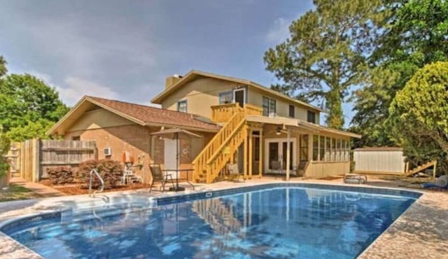 Pool-Spacious Retreat, Comfortable Main House