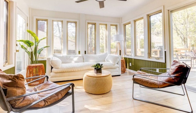 Pool Table, Arcade, Fenced-in Yard, Fire-pit, Private Beach Parking!