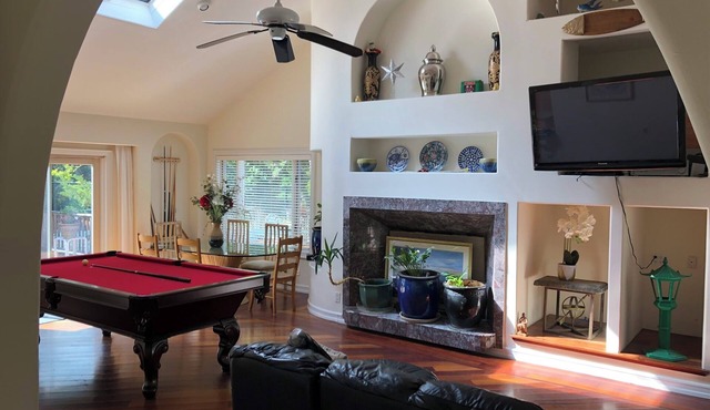 Pool, Tennis Ct, Basketball,5br, 5.5 bathrooms, walk from train station