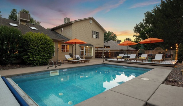 Pool, Theater, Game Room, Quiet, Close to Airport