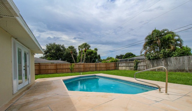 Pool, Venice, Pop's Place