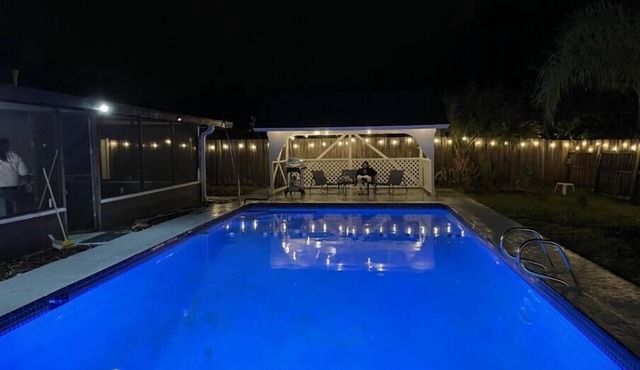 POOL VIBE OASIS