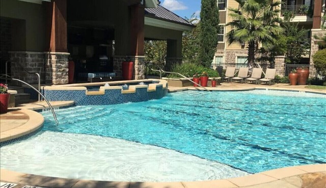 Pool View 1 Bedroom/1 Bath Condo in The Woodland