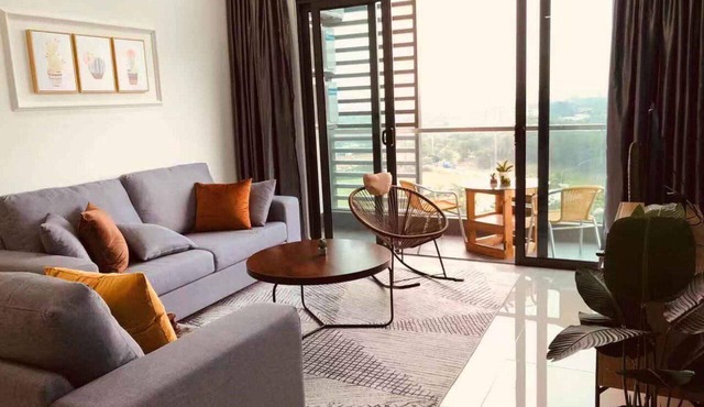 Pool View Condo/Near Senibong Cove, Mid Valley & CIQ/中文房东