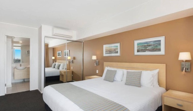 Pool View Retreat - Free WIFI