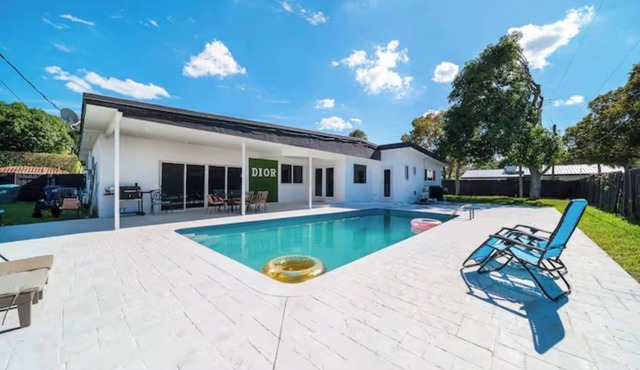 Pool Villa 3 Heated Pool 5 Bedroom 3 Bathroom near aventura mall