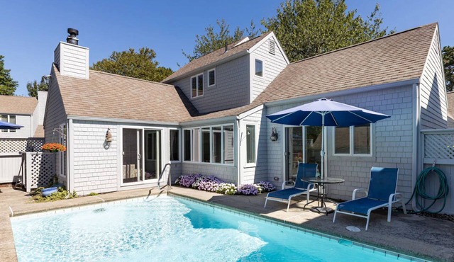 Pool Villas- 2 bedrooms, 2 baths, sleeps 4, heated pool, gas fireplace, grill