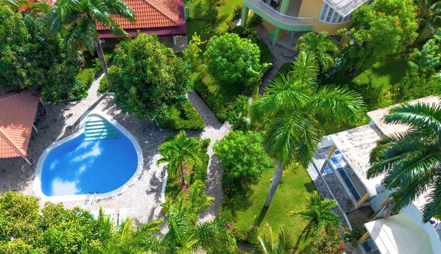 Pool Villas for Groups up to 18 Persons