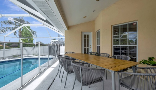 Pool | Waterfront Lake | 12 PPL | Gorgeous