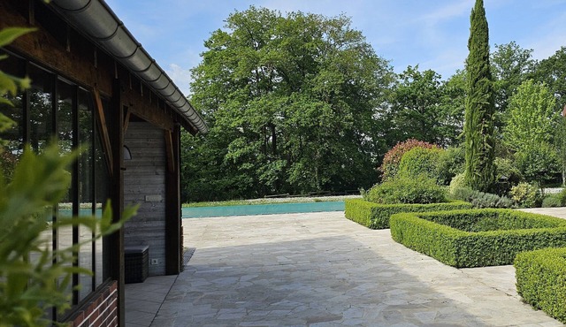 Poolhouse with Private Pool, Winter Garden & Garden – near Versailles & Paris