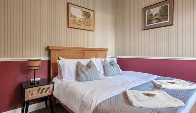 Pools Cottage 5 - The Racquet Room