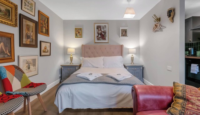 Pools Cottage Studio 13 - The Artist studio