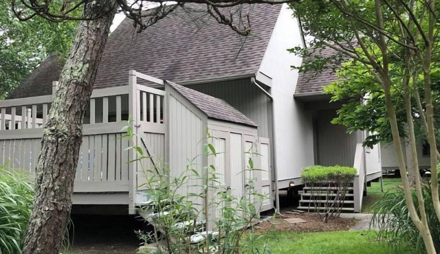 Pools & Private Beach Luxury Bungalow, Sea Colony