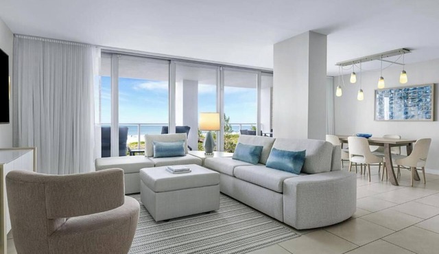 Poolside - 3 bedroom - Marriott Crystal Shores Marco Island - Full Resort Access