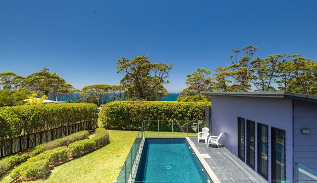 POOLSIDE AT HYAMS - 4pm Check Out Sundays!