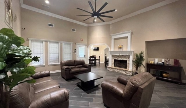 Poolside Escape: Pool, Hot tub, Jacuzzi & much more
