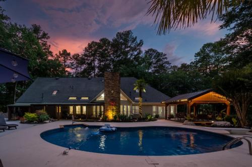 Poolside Farm Serenity Group Perfect Cozy Gazebo