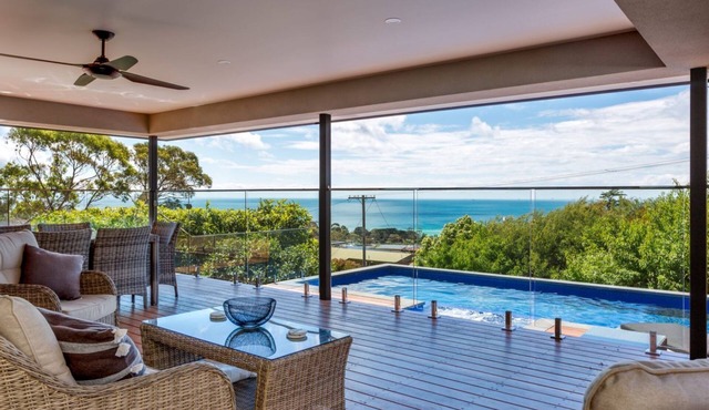 POOLSIDE GETAWAY - DROMANA
