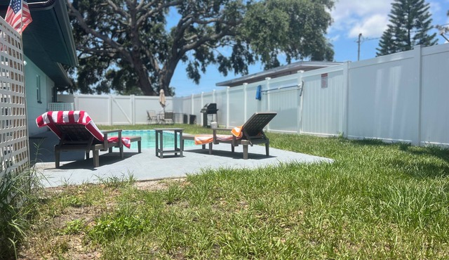 Poolside Heaven Near Clearwater Beach