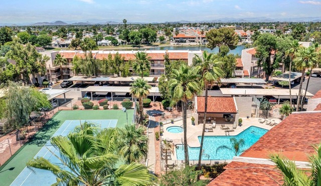 Poolside Luxury, Ground Level, 3 Bedroom Condo