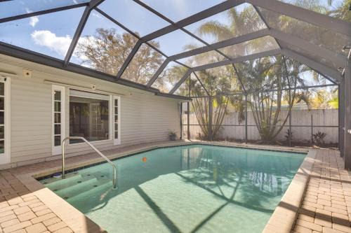 Poolside Oasis! Family Escape in Safety Harbor