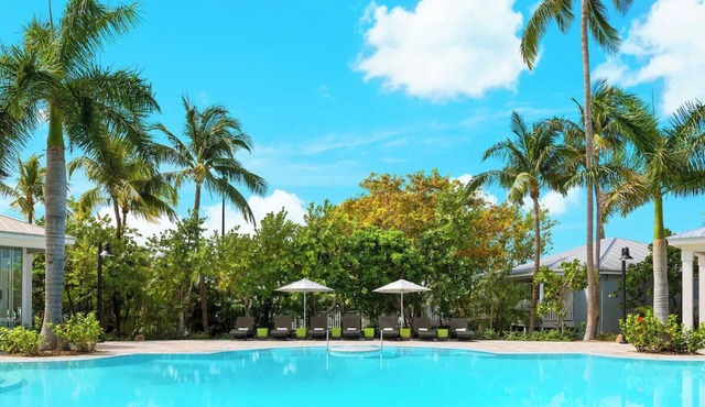 Poolside Paradise l Fire Pits, Lawn Games, Live Music & Endless Fun