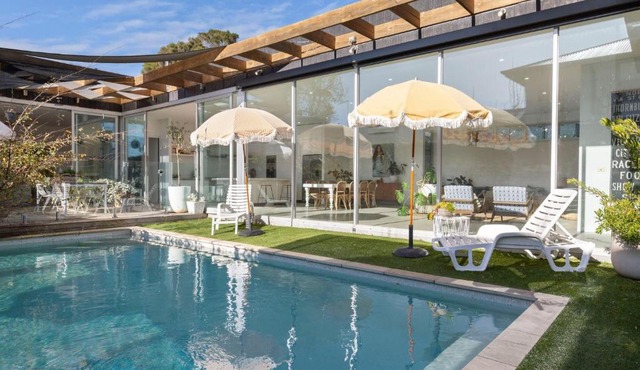 Poolside Paradise Mount Eliza