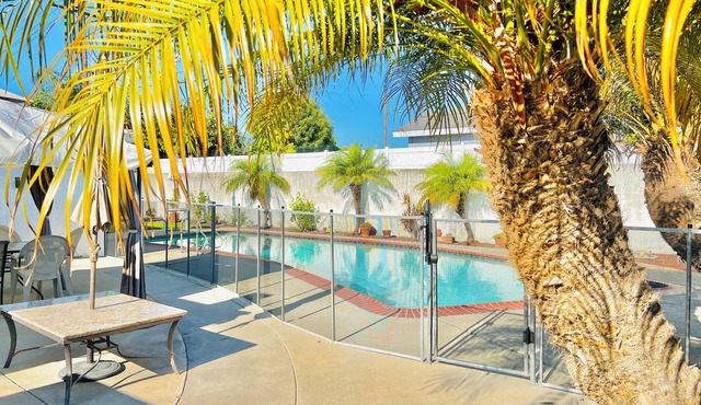 Poolside Paradise Single Family 3BA Disney Home