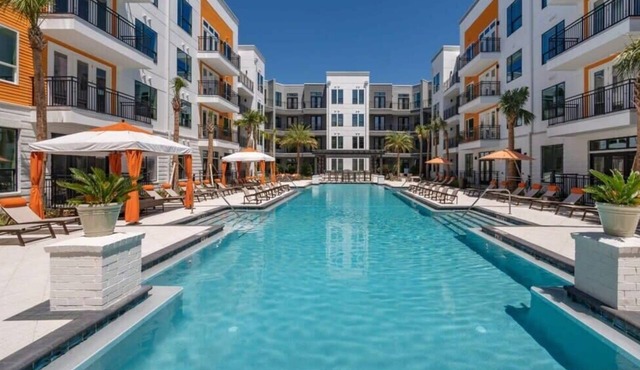 ☀︎Poolside Paradise☀︎1BDR apt w/resort amenities and pool view☀︎