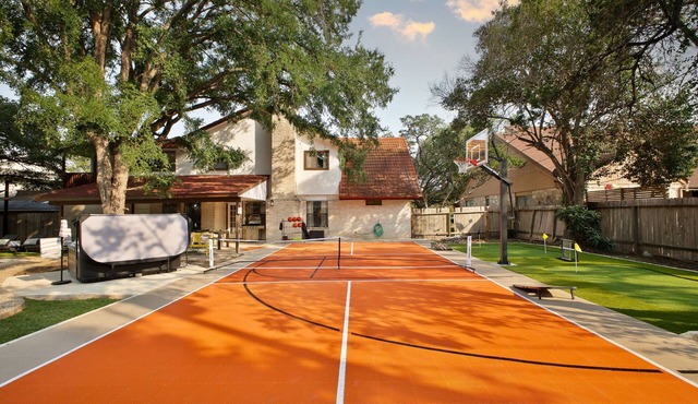 Poolside Pickleball Heated Pool Sleeps 20!