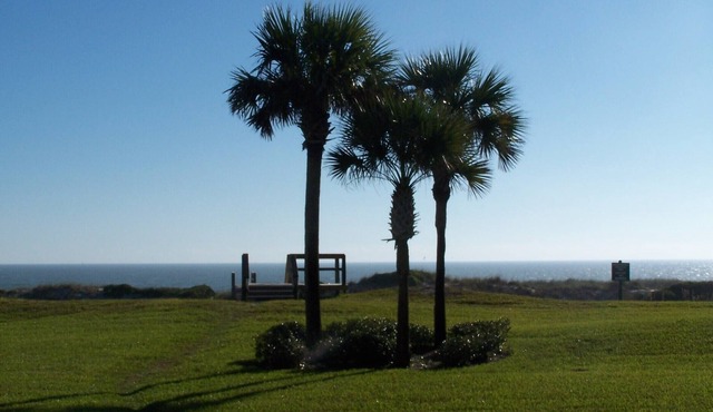 Poolside Sailmaker Condo at Summer Beach!