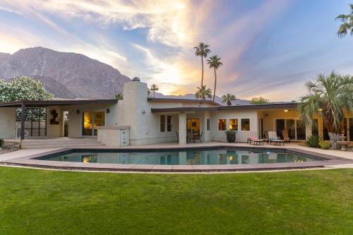 Poolside Splendor! Spacious De Anza Golf Club Home