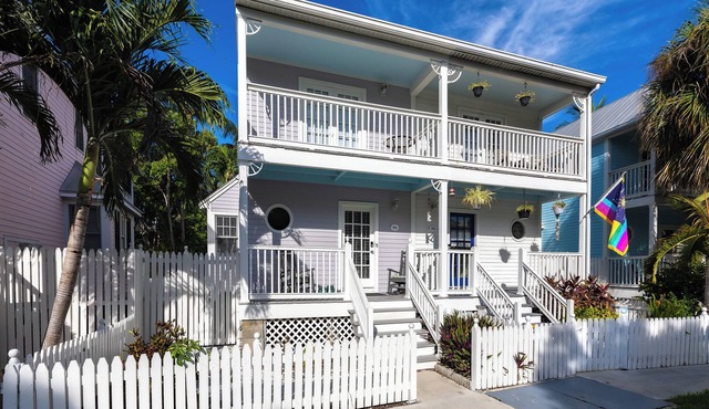 Poolside townhouse in Key West Golf Club