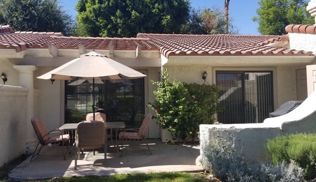 Poolside Villa, 2+2, Great Location