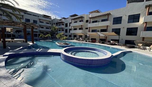 Poolside Villa 4 at Club Cerralvo with AC/WiFi and walking distance to beaches