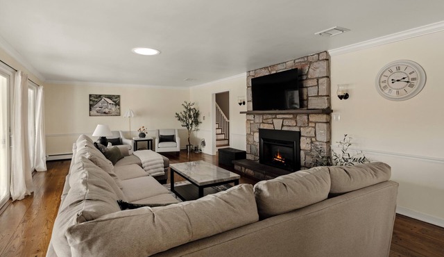 Poolside Villa among farmland views