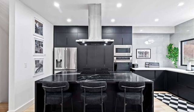 PoolTable|Hot Tub|FirePit|Games|Bunk Slide|Wet Bar