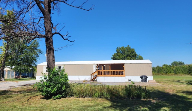 Pop's Place - Beautiful lake view 3bd/2ba on 6 acres.